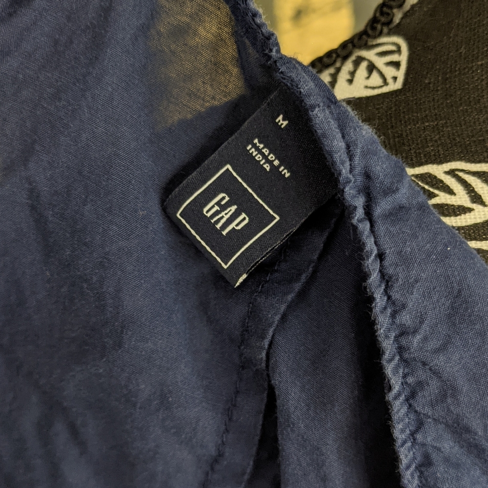 GAP Embroidered Sleeveless Blouse - Picture 4 of 4
